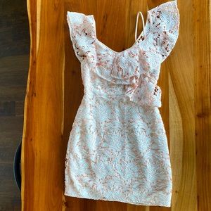 Gorgeous lace club Monaco cocktail dress